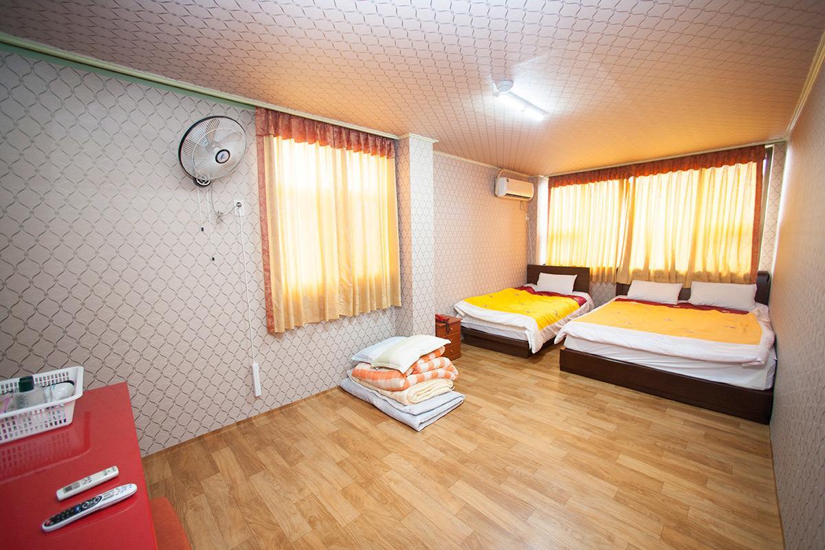 Jeju Brd Hotel Екстериор снимка