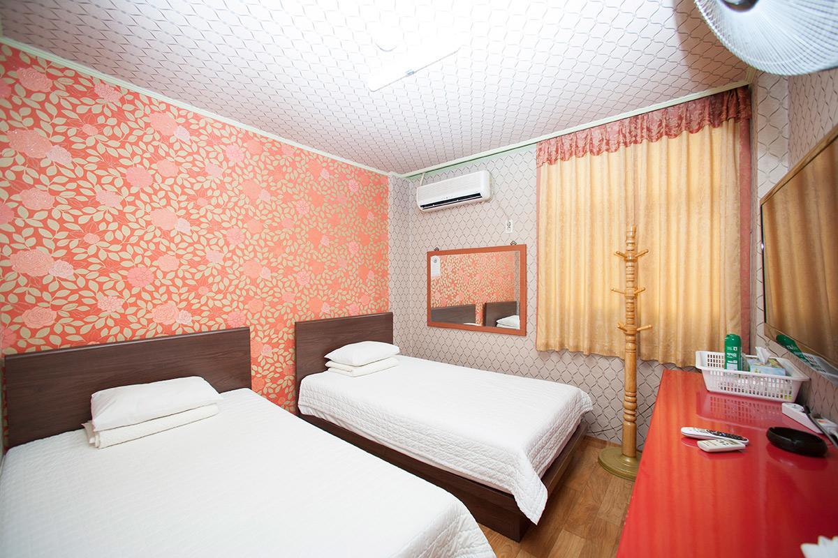 Jeju Brd Hotel Екстериор снимка