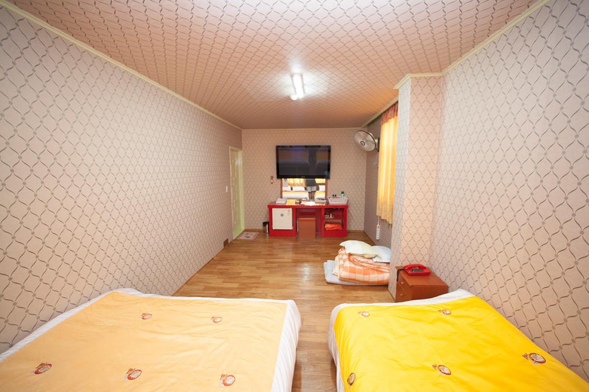 Jeju Brd Hotel Екстериор снимка