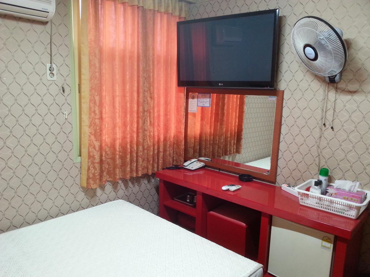 Jeju Brd Hotel Екстериор снимка