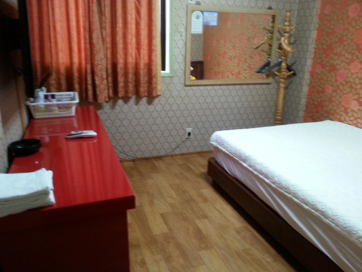 Jeju Brd Hotel Екстериор снимка